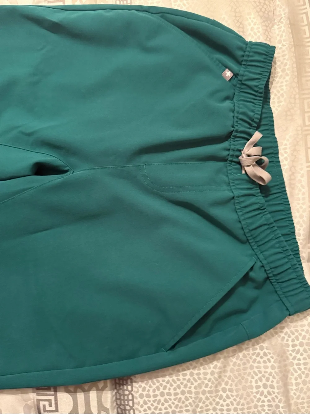 Figs Hunter Green Tansen™ - Short Jogger Scrub Pants
